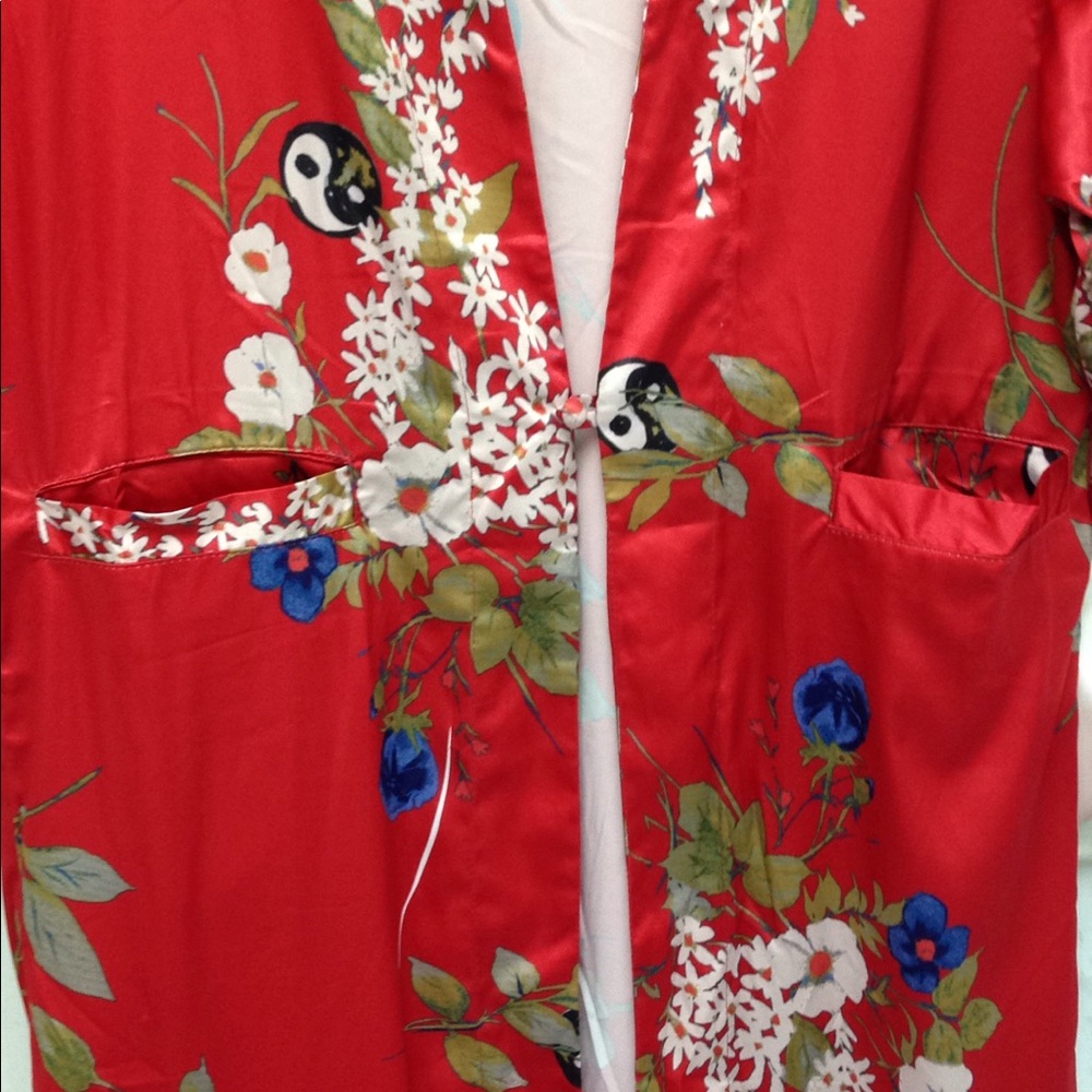 "RED DRAGON"  SATIN KIMONO - Picture 5 of 8